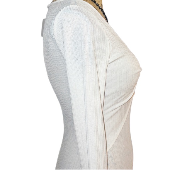 White Bodycon V Neck Front Keyhole Long sleeve Blouse - Picture 6 of 12